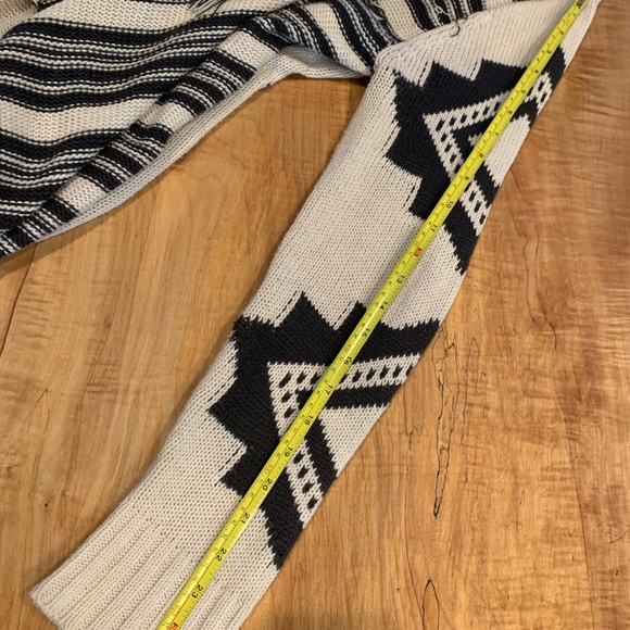 PJ Salvage open front poncho with fringes (warm) - Picture 4 of 5